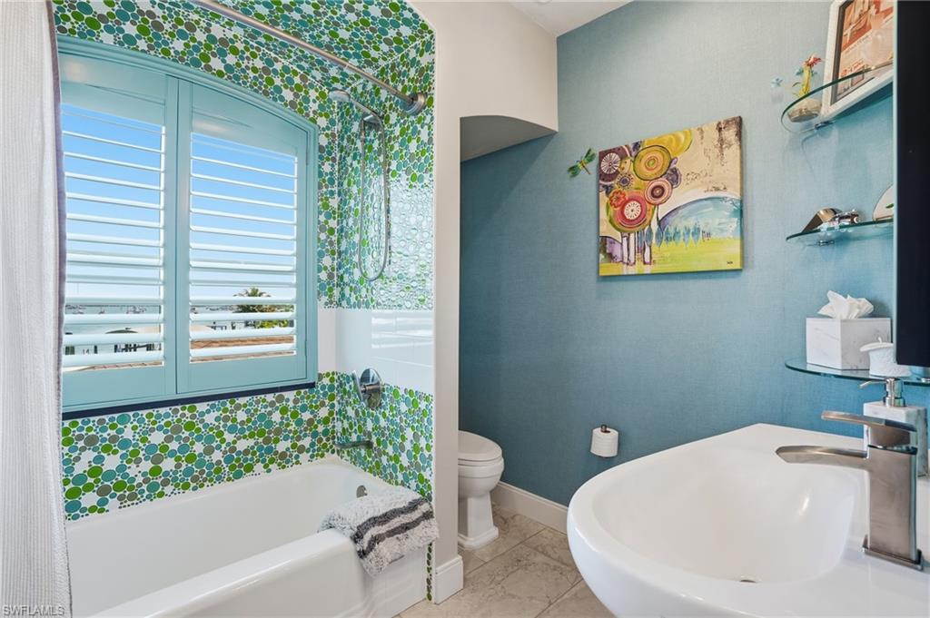 VENETIAN GARDENS - Residential