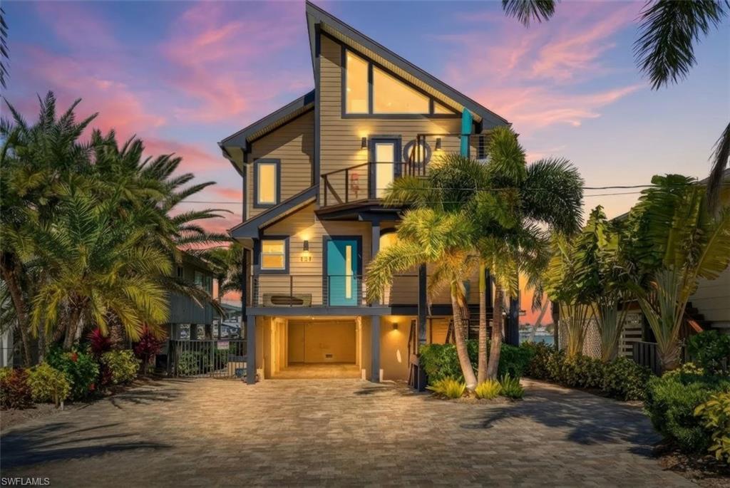 VENETIAN GARDENS - Residential