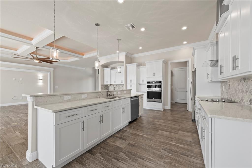 ROYAL TEE COUNTRY CLUB ESTATES - Residential