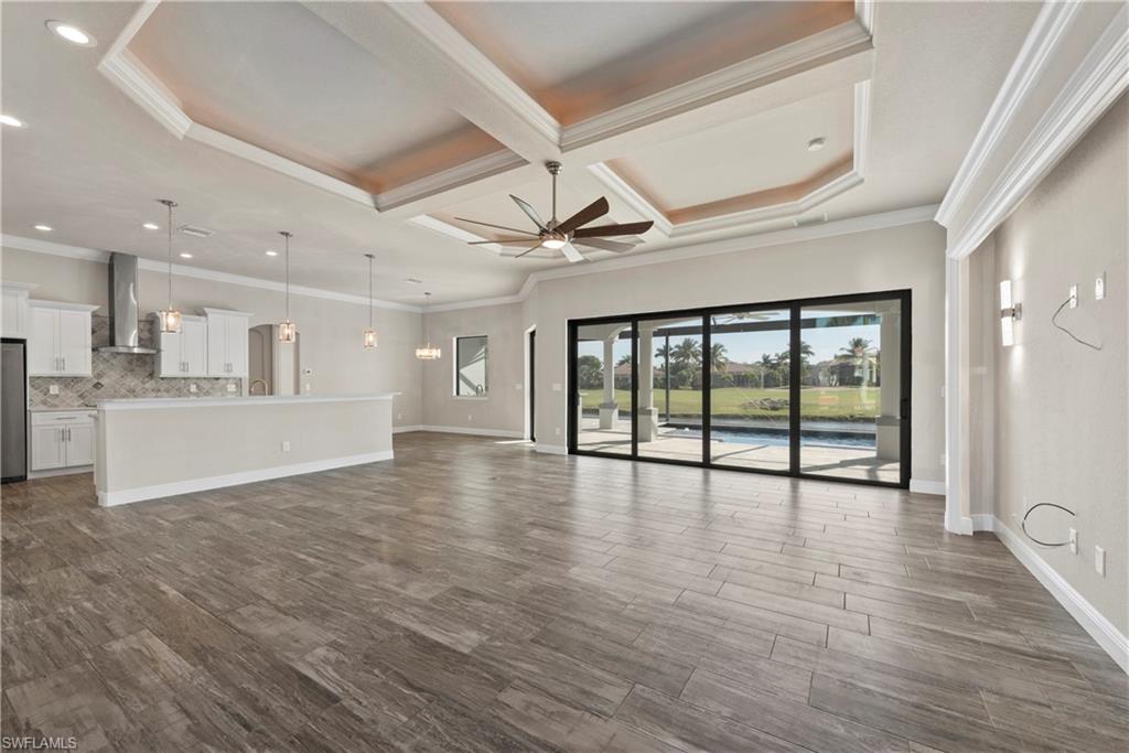 ROYAL TEE COUNTRY CLUB ESTATES - Residential