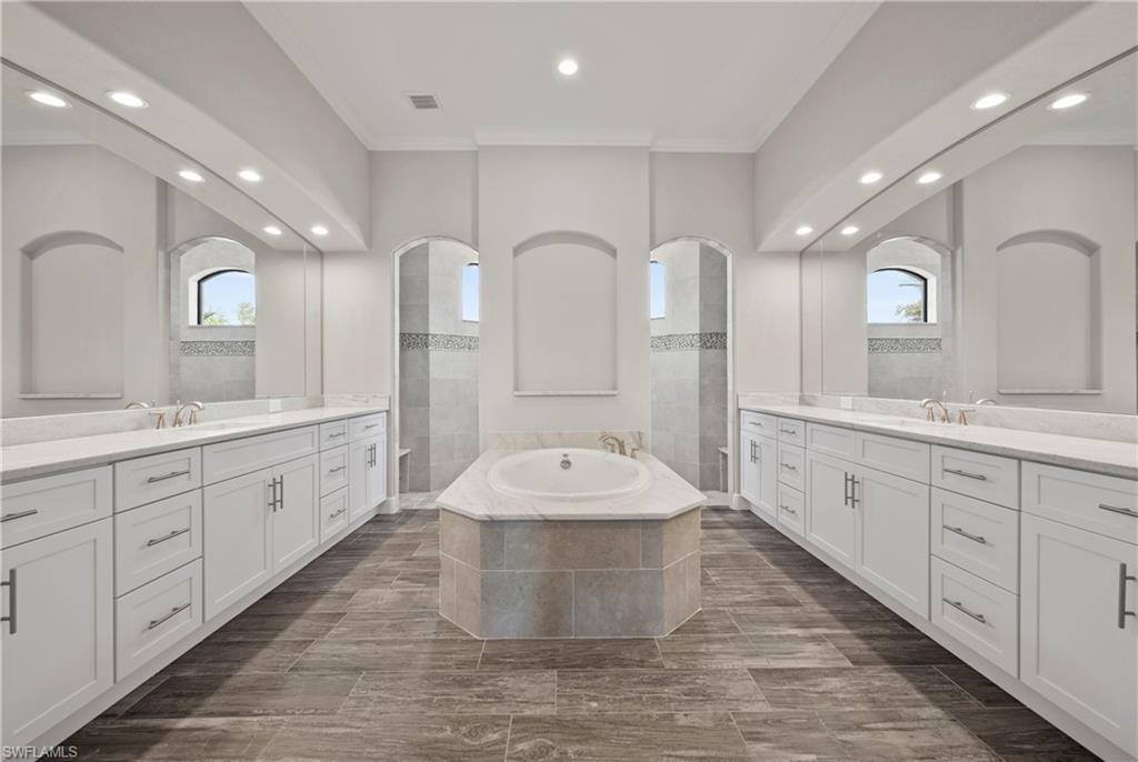 ROYAL TEE COUNTRY CLUB ESTATES - Residential