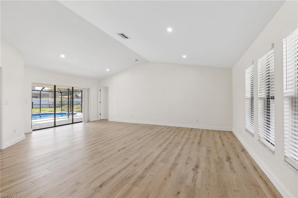 412 SW 34th TER