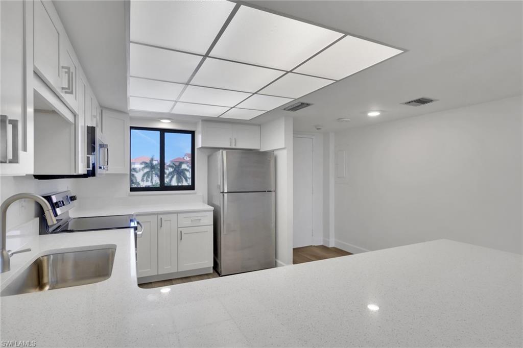 RIVER TOWERS CONDO - Residential