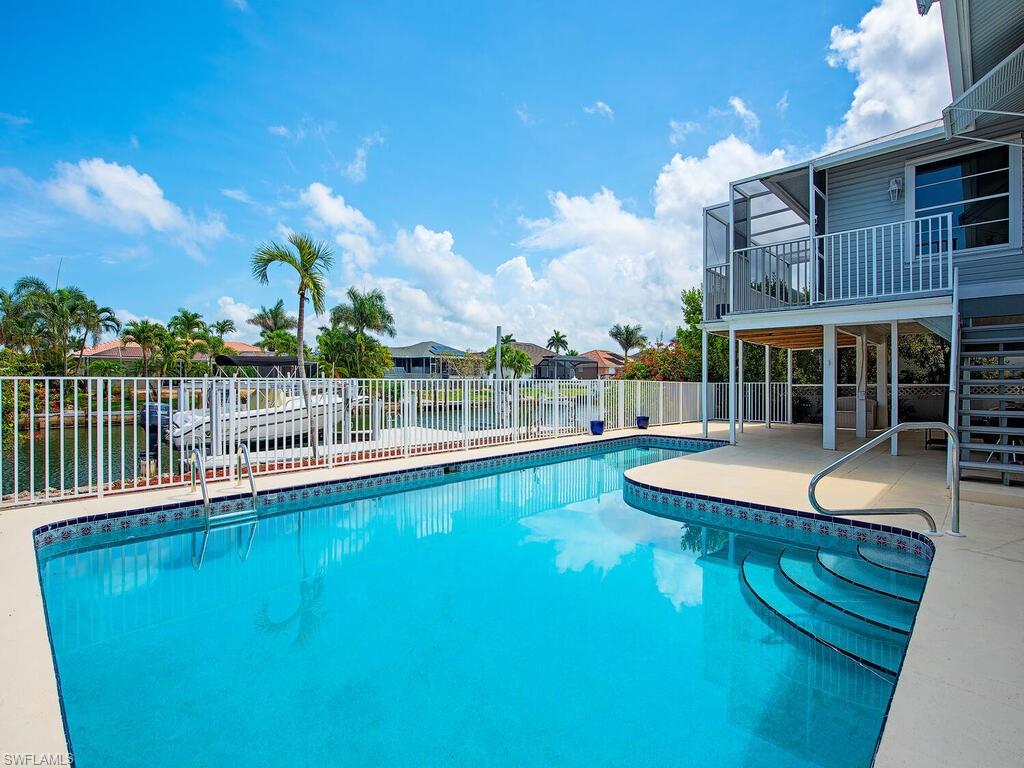 1132 Bond CT