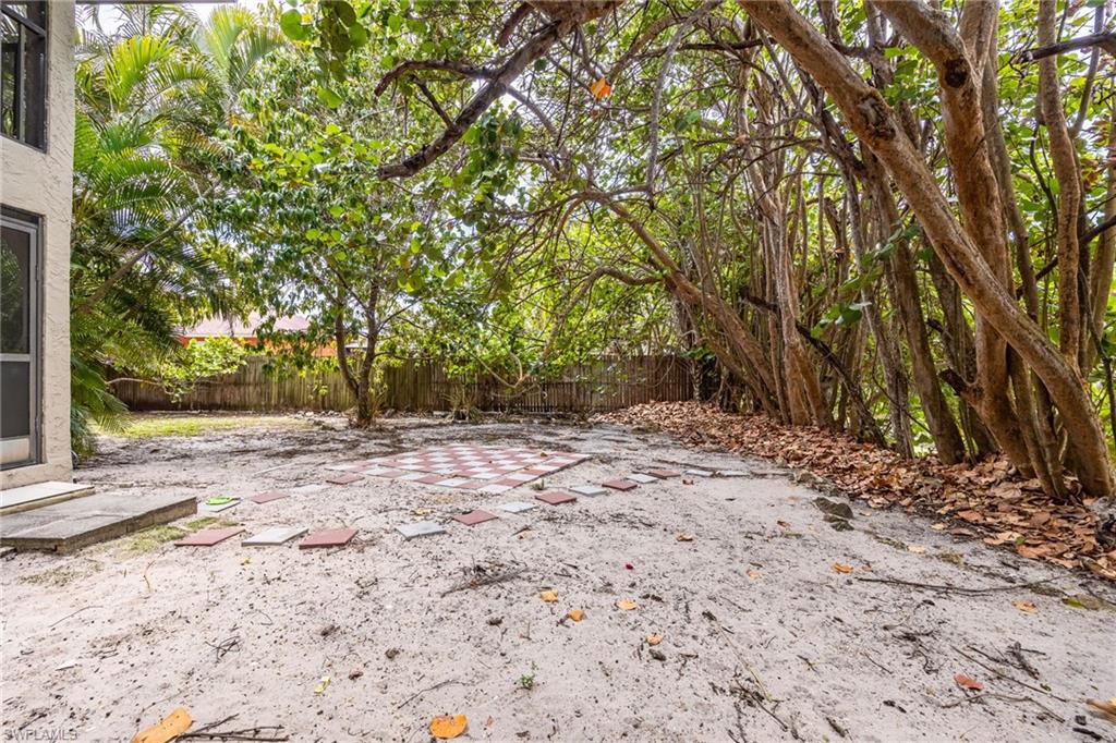 SPANISH ARMS - Residential