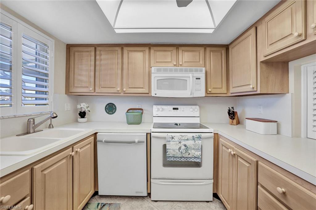 RIVIERA GOLF ESTATES - Residential