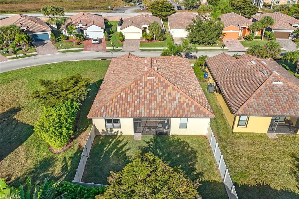 PROMENADE WEST - Residential