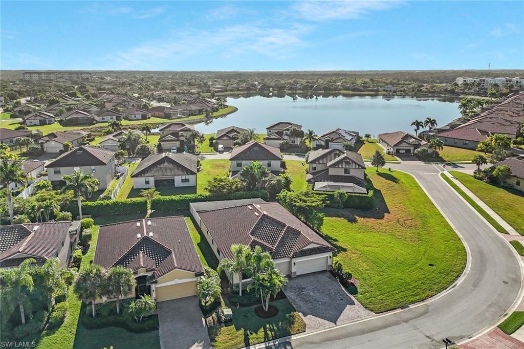 PROMENADE WEST - Residential