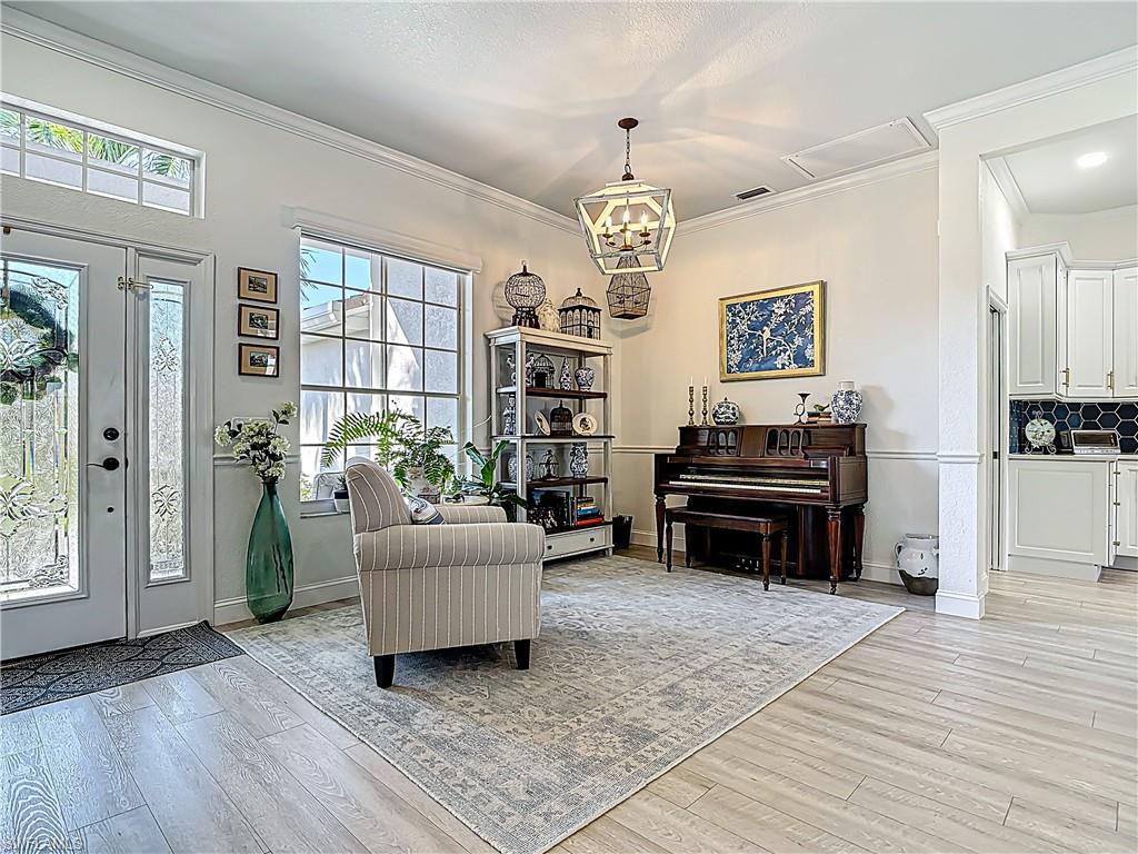 DEL VERA COUNTRY CLUB - Residential Lease