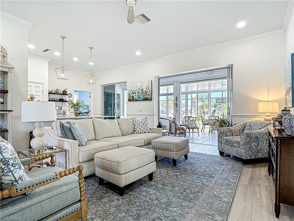 DEL VERA COUNTRY CLUB - Residential Lease