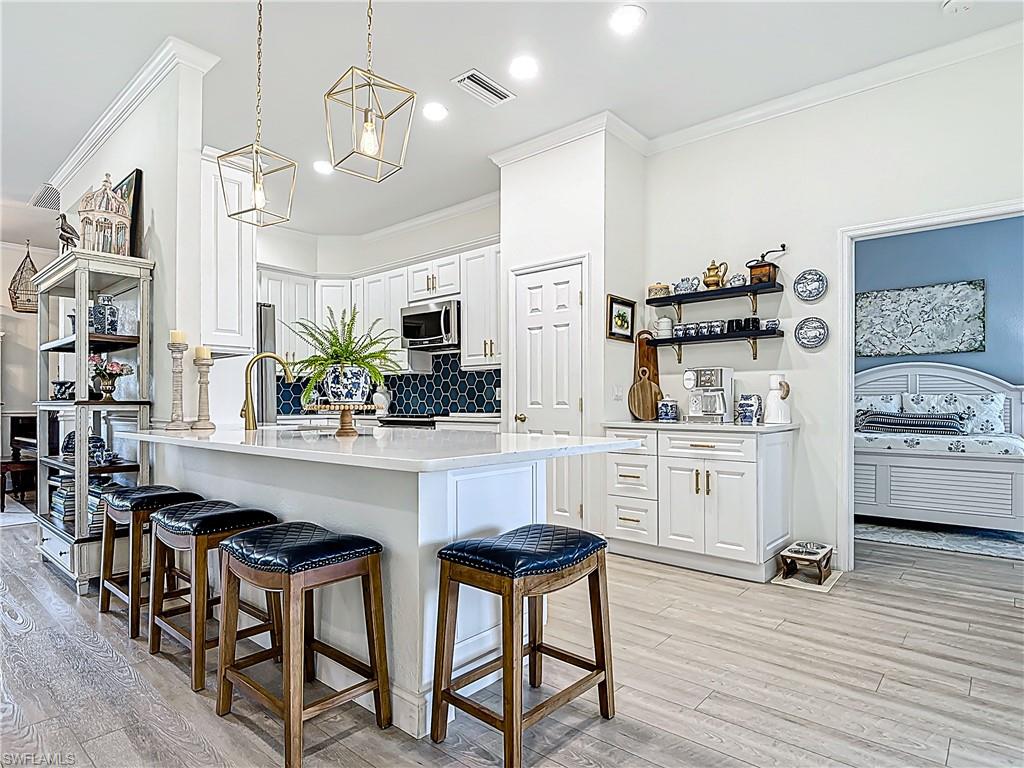 DEL VERA COUNTRY CLUB - Residential Lease