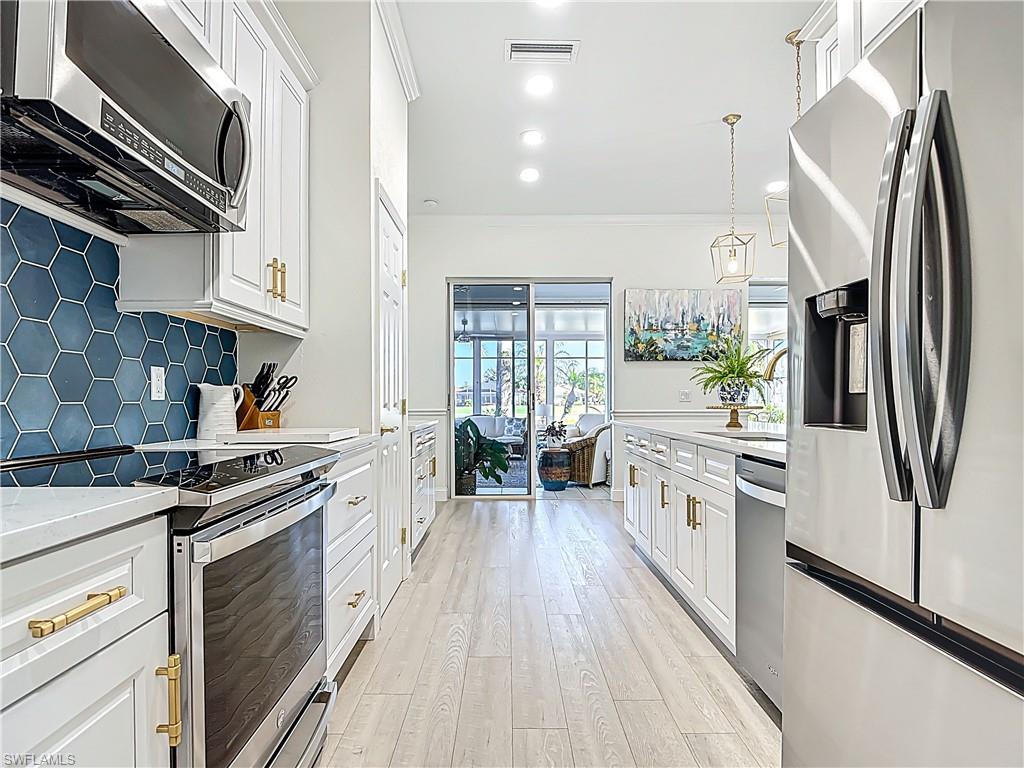 DEL VERA COUNTRY CLUB - Residential Lease