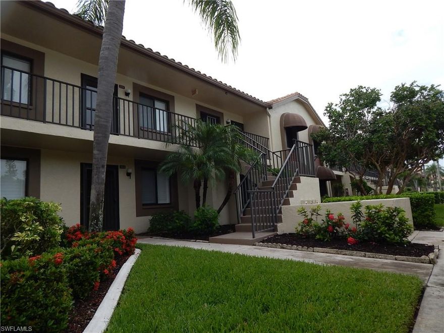 REMODELED! BEAUTIFUL! 3 BEDROOMS PLUS DEN! WONDERFUL LANAI VIEWS OF THE GOLF COURSE AND POND. FRONT VIEWS OF THE POOL. ******************SOLD BEFORE PROCESSING**************************