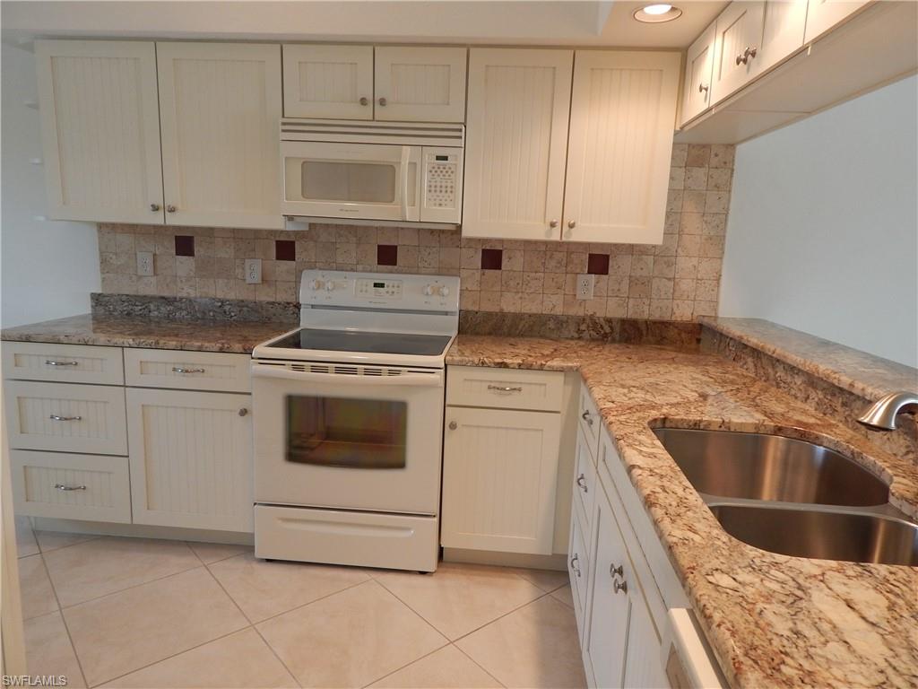 CLUBHOUSE VILLAGE - Residential