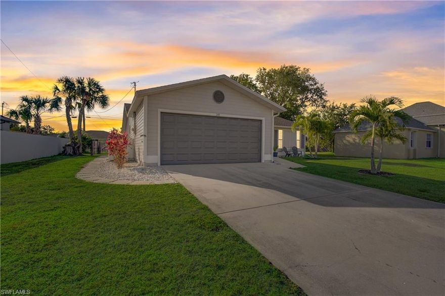 Well maintained split floor plan with a new roof 2022 and a huge, enclosed lanai running the whole length of the home at approx. 40ft long and 12ft wide, plenty of room to add a jacuzzi and includes a fully fenced back yard. Split floor plan with updated kitchen with granite counter tops. Cute home easy access to Fort Myers.