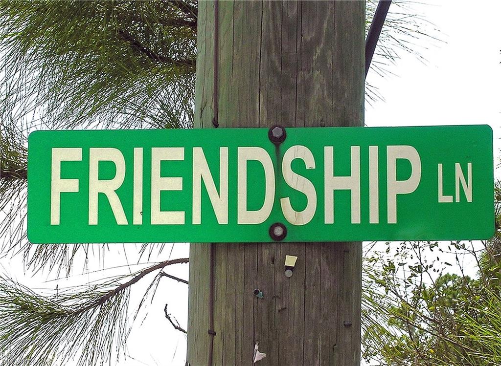 CORKSCREW ISLAND - Land