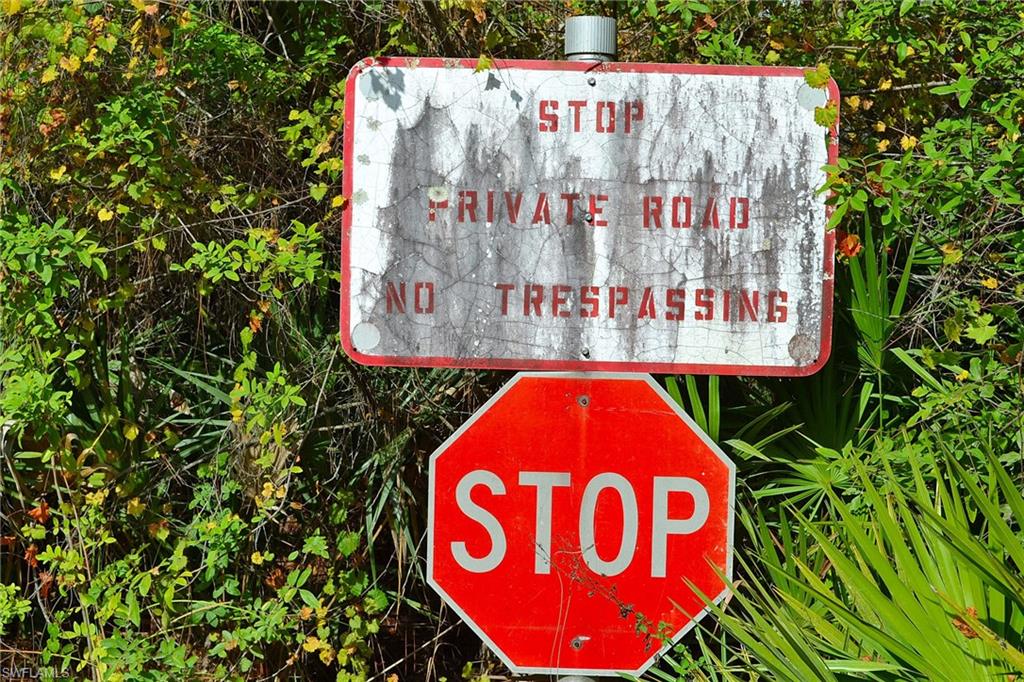 CORKSCREW ISLAND - Land
