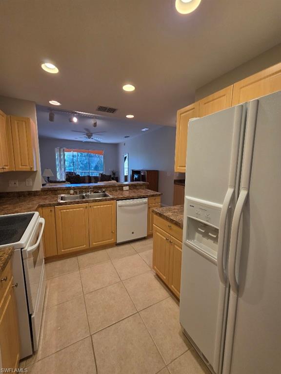 MANDOLIN BAY - Residential Lease