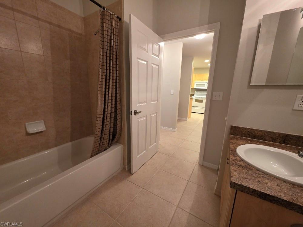 MANDOLIN BAY - Residential Lease