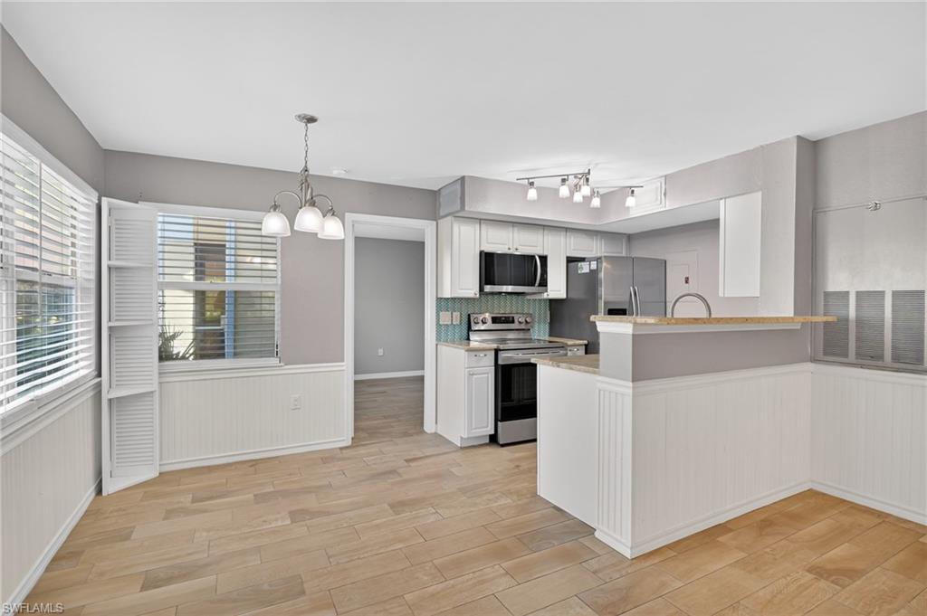 VENETIAN PALMS - Residential