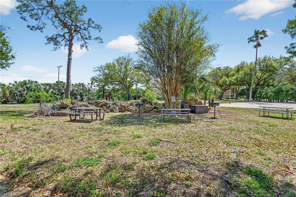 VENETIAN PALMS - Residential