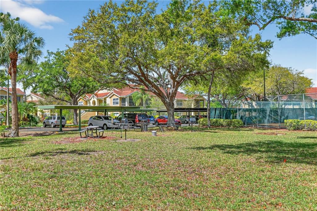 VENETIAN PALMS - Residential