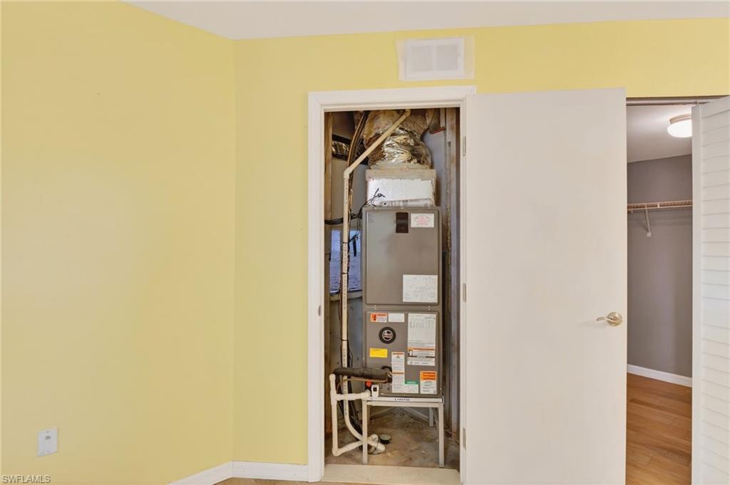 VENETIAN PALMS - Residential