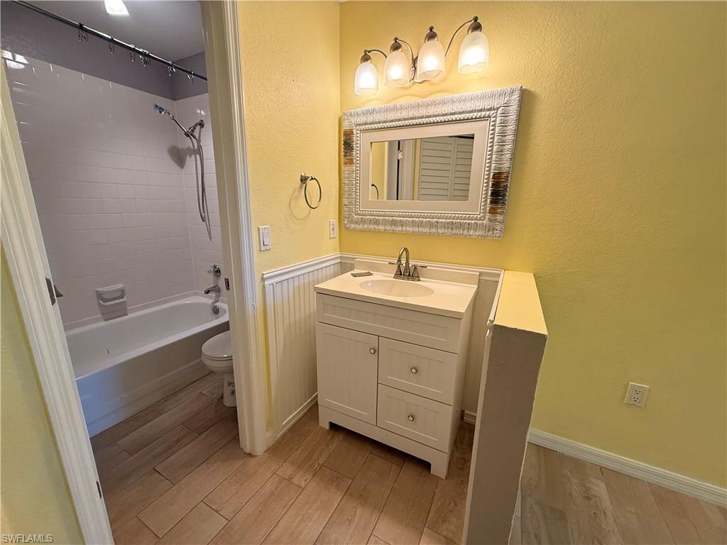 VENETIAN PALMS - Residential