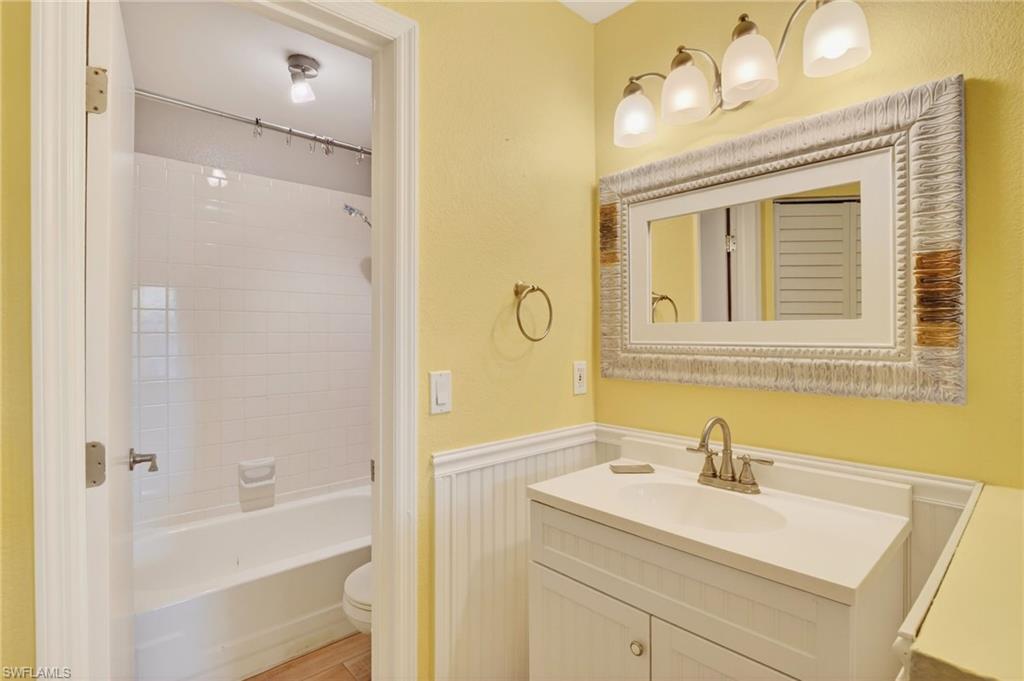 VENETIAN PALMS - Residential