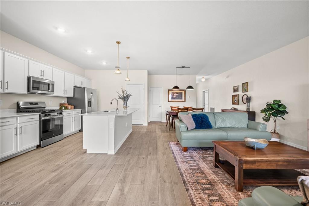 TUCKERS COVE - Residential