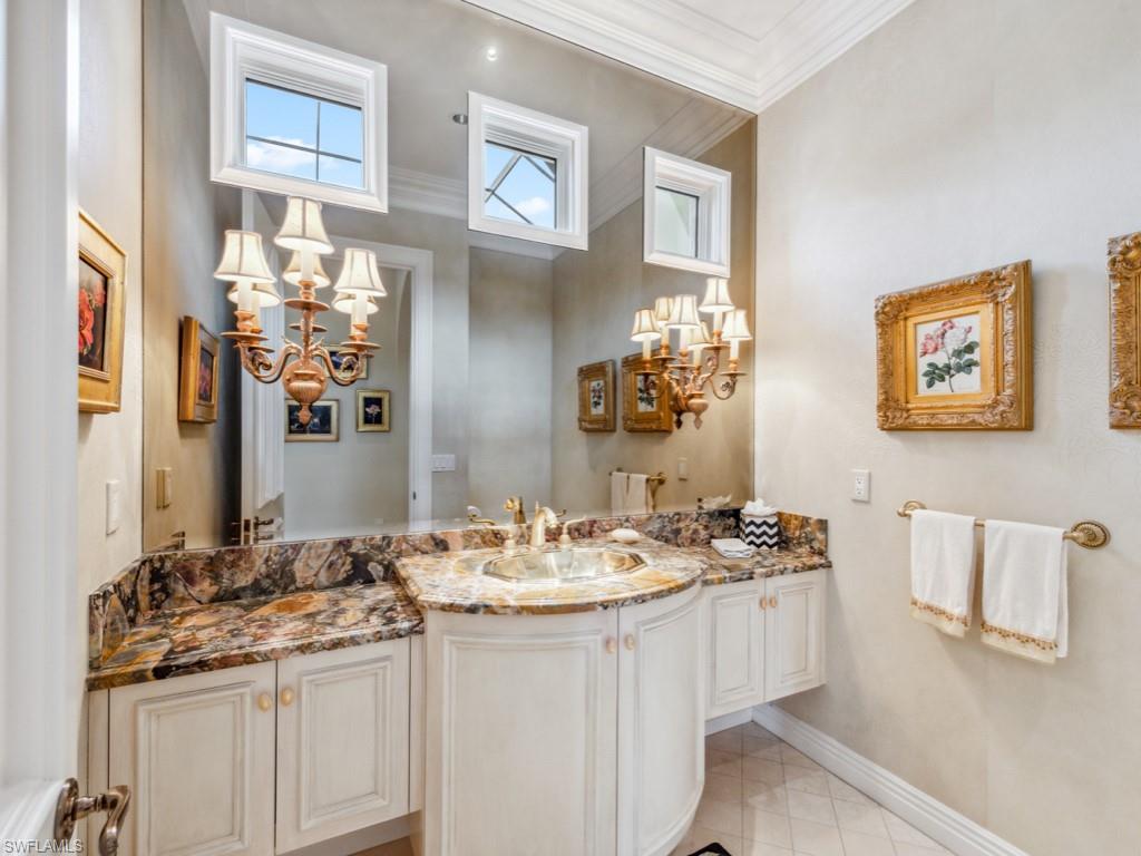 BAY WOODS - Residential