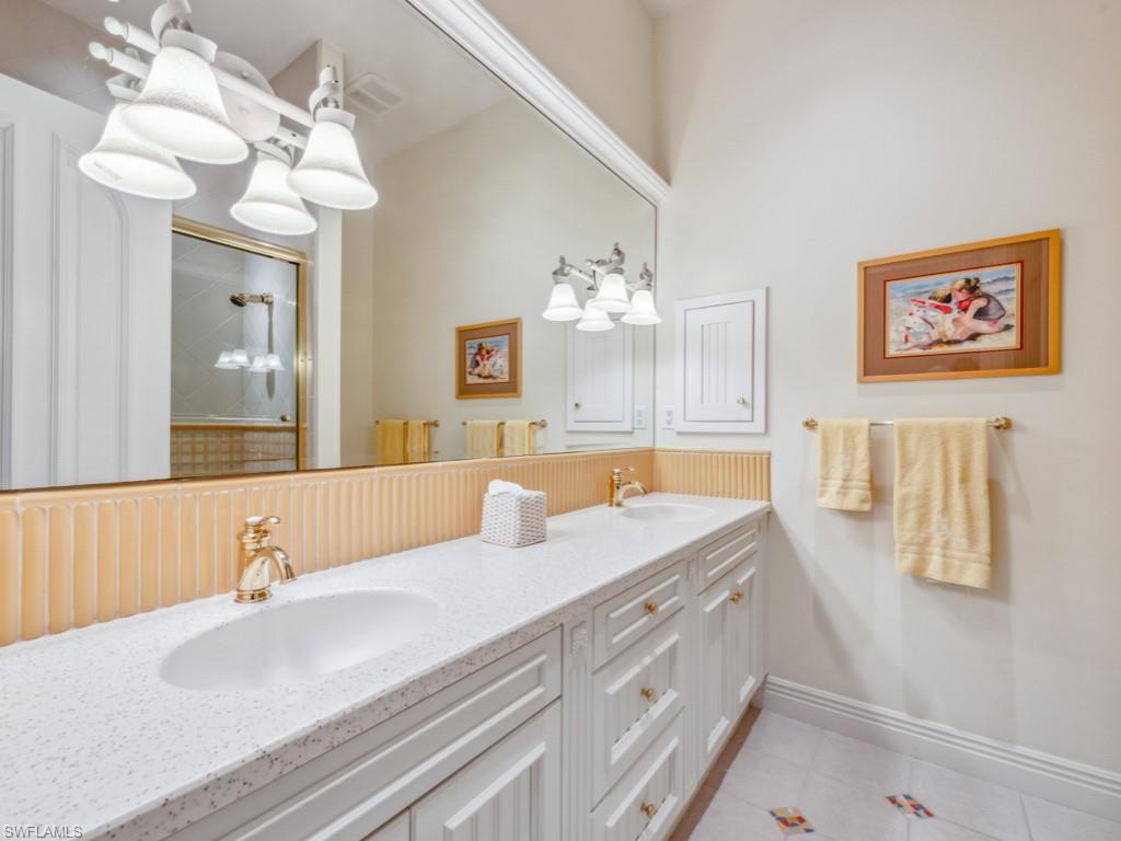 BAY WOODS - Residential