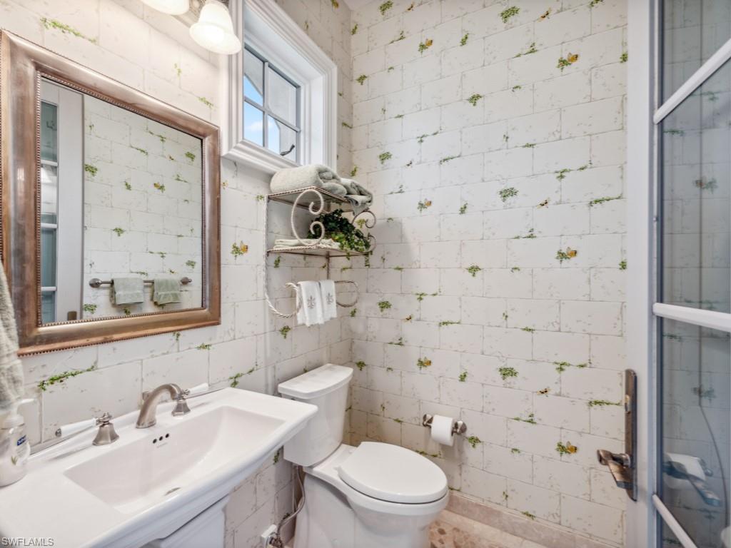 BAY WOODS - Residential