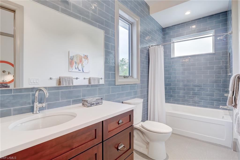 MOORINGS - Residential