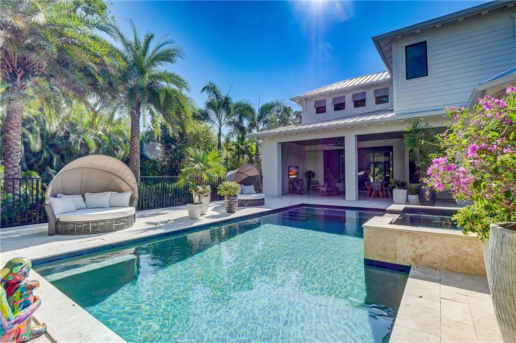 MOORINGS - Residential