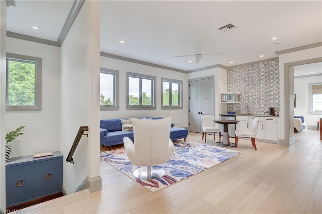 MOORINGS - Residential