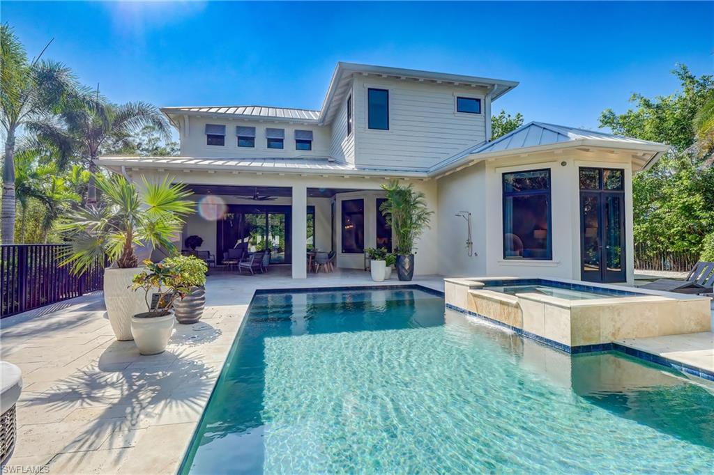 MOORINGS - Residential