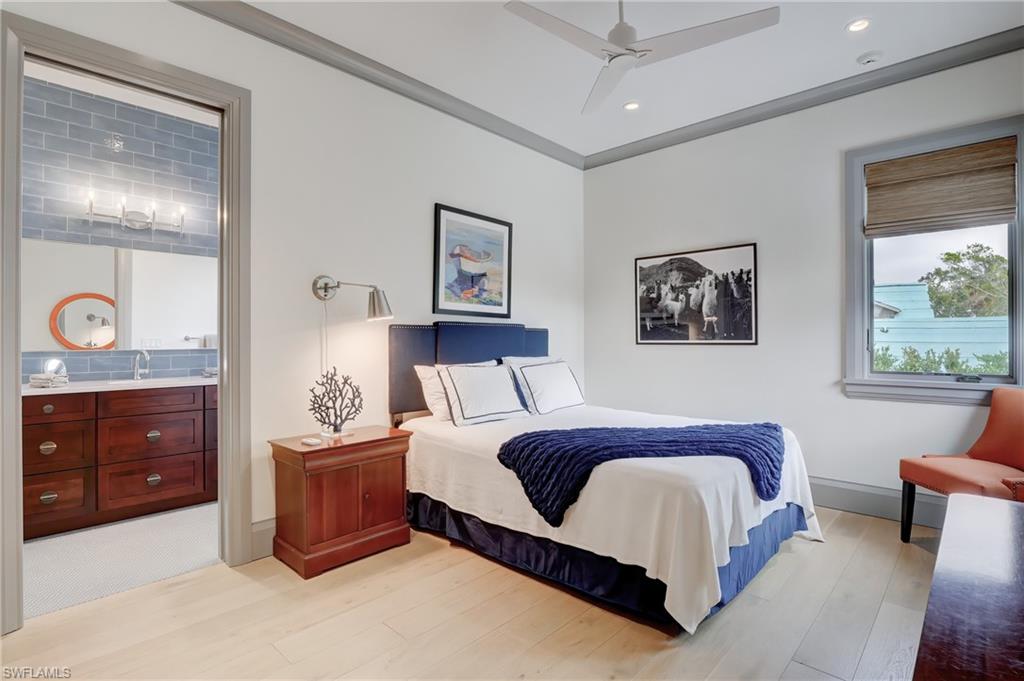 MOORINGS - Residential