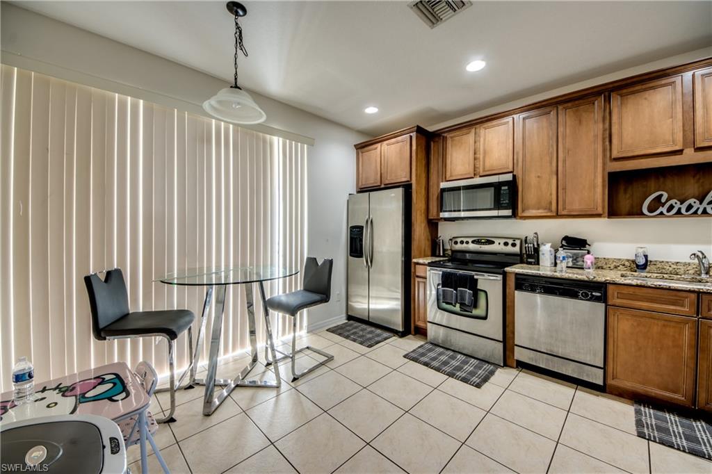 COLONNADE AT FORUM - Residential