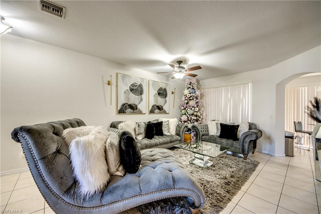 COLONNADE AT FORUM - Residential