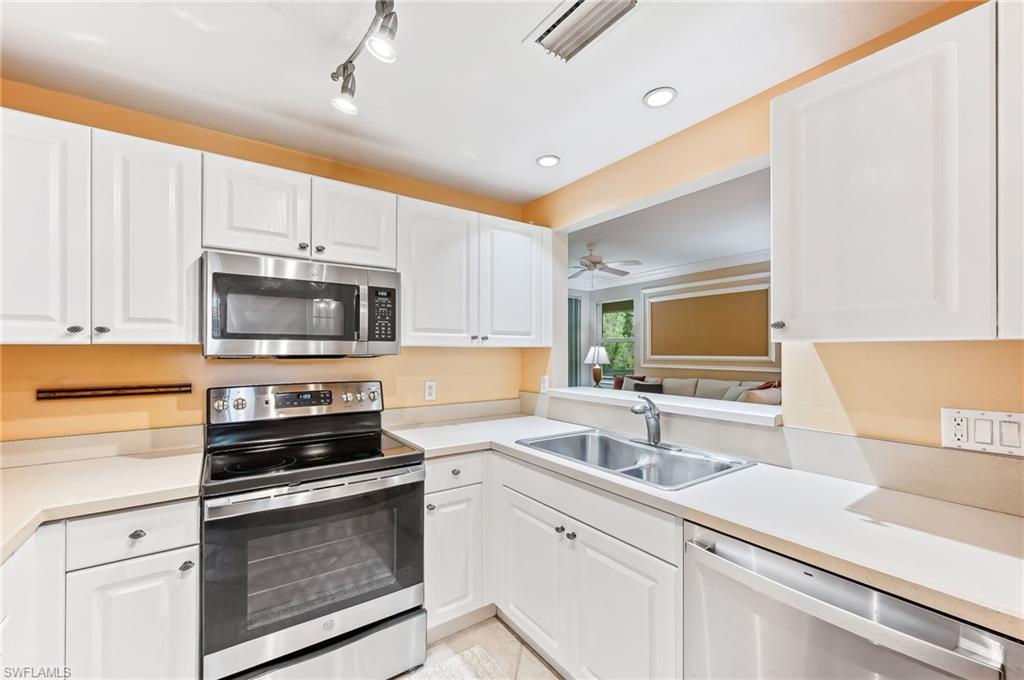 6765 Huntington Lakes CIR 102