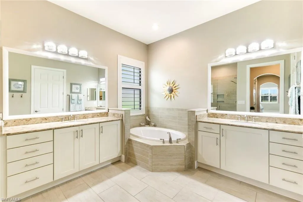 Fort Myers, Florida 33913, United States, 3 Bedrooms Bedrooms, ,3 BathroomsBathrooms,Residential,Active,192690