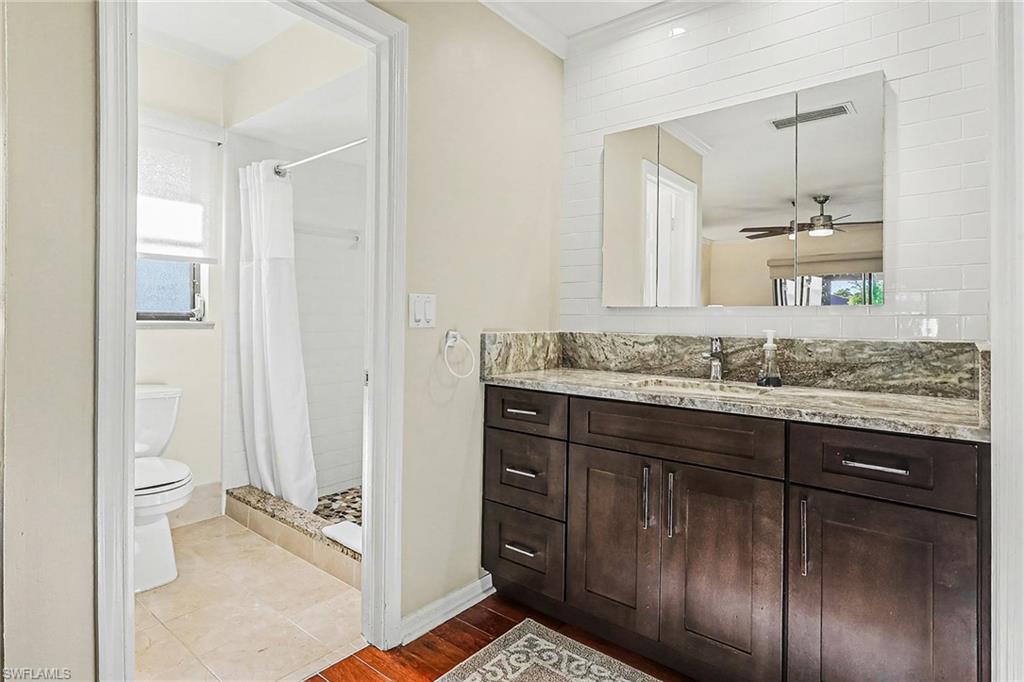 CRESCENT LAKE ESTATES - Residential Lease