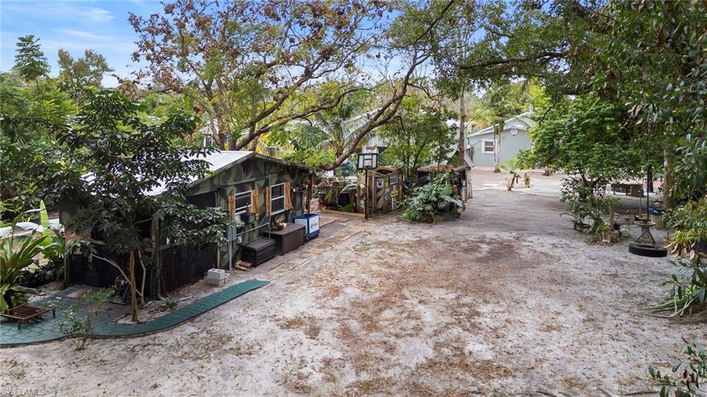 LITTLE GROVES - Residential