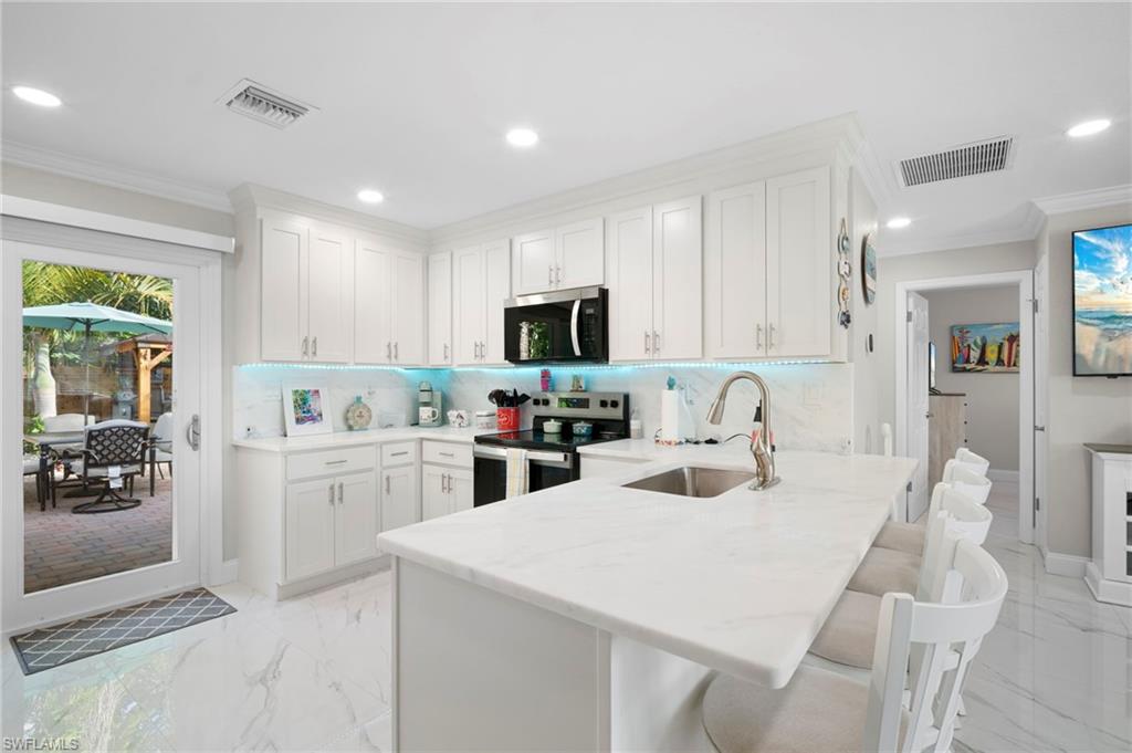 LITTLE GROVES - Residential