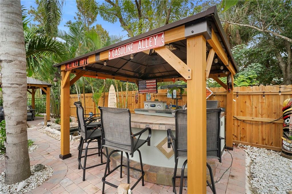 LITTLE GROVES - Residential