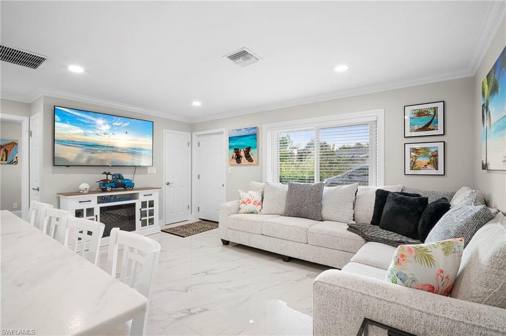 LITTLE GROVES - Residential