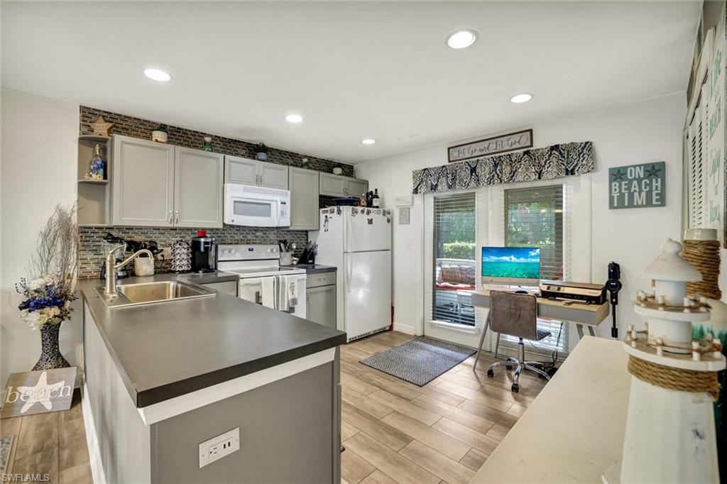 SAND DOLLAR VILLAS - Residential