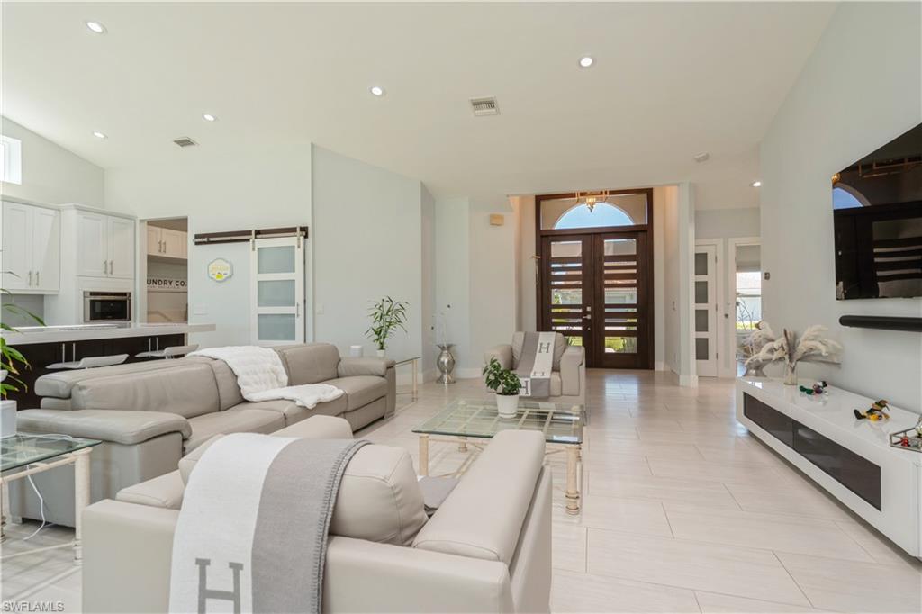 LEXINGTON AT LONE OAK - Residential