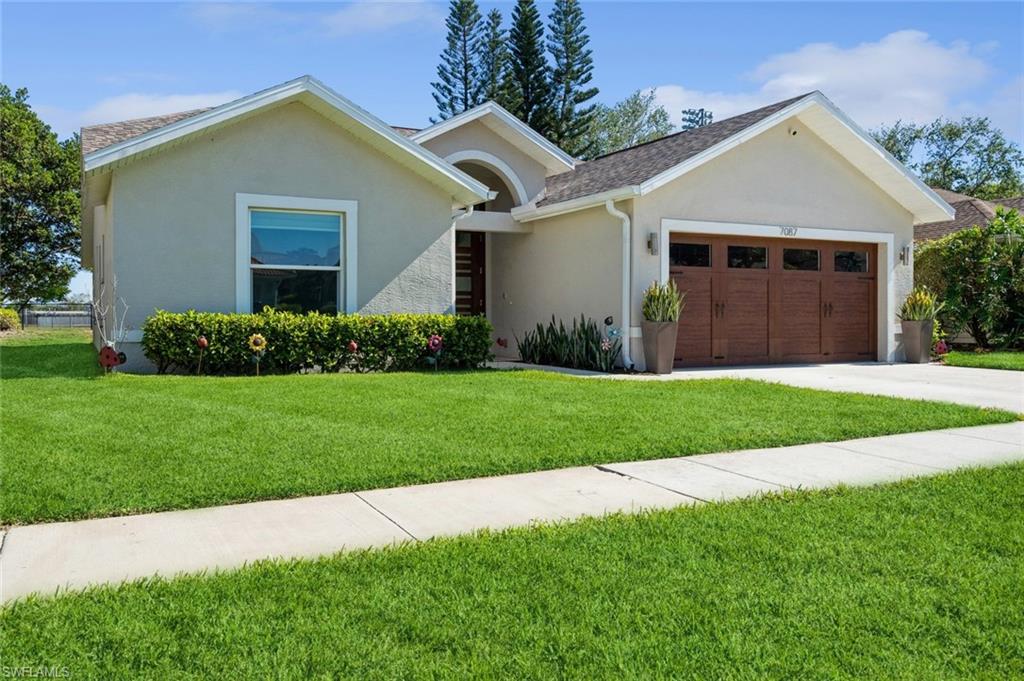 LEXINGTON AT LONE OAK - Residential